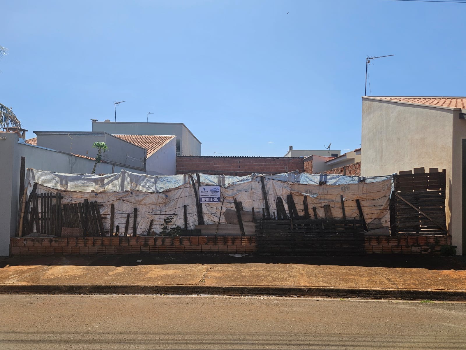 e6437e44-e05d-4060-a7d3-4c725f230cbe